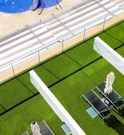 استودیوی سوپریور, Aparthotel y Hotel Paguera Beach