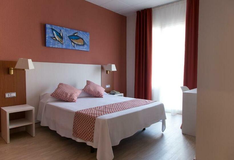 Номер Стандарт Трехместный, Ght Balmes, Hotel Aparthotel&splash