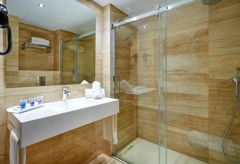 اتاق استاندارد با چشم‌انداز دریاچه, Grupotel Amapola