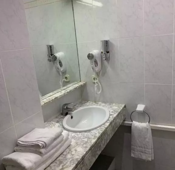 اتاق سوپریور سه تخته, Aneto
