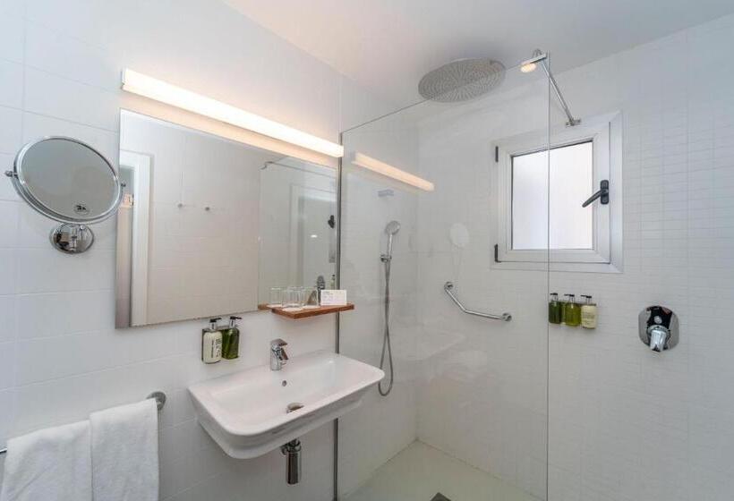 غرفة إقتصادية, Artiem Capri