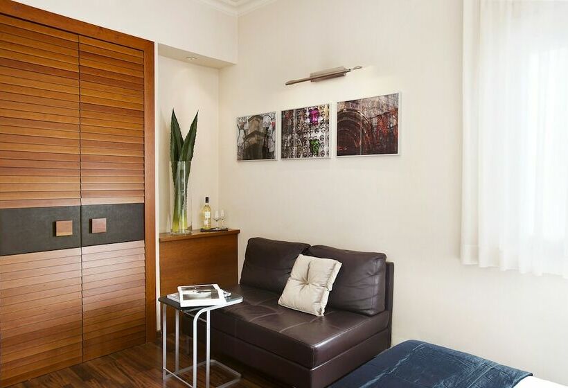 수피리어 룸, Astoria