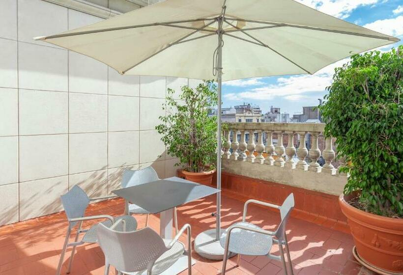 패밀리 룸, Astoria