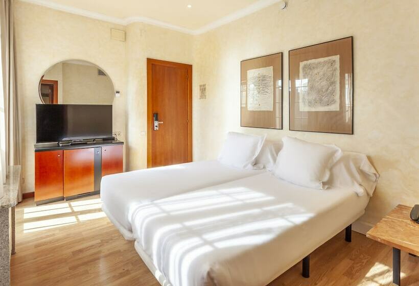 패밀리 룸, Astoria