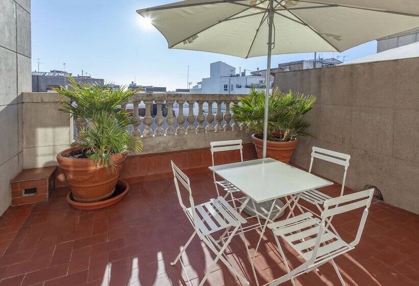 패밀리 룸, Astoria