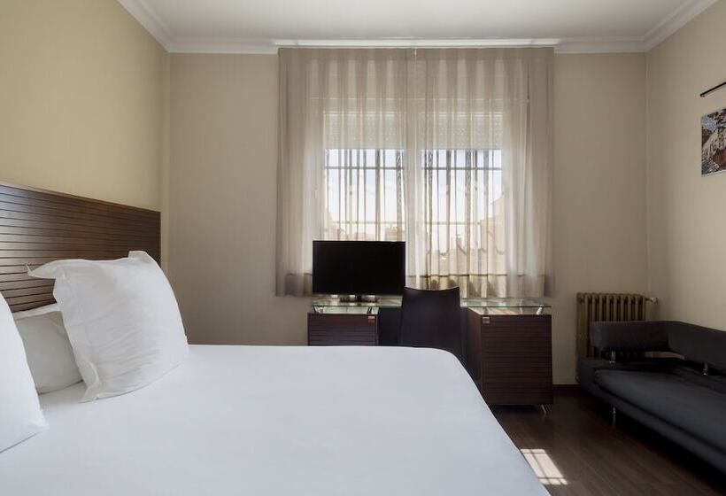 수피리어 룸, Astoria