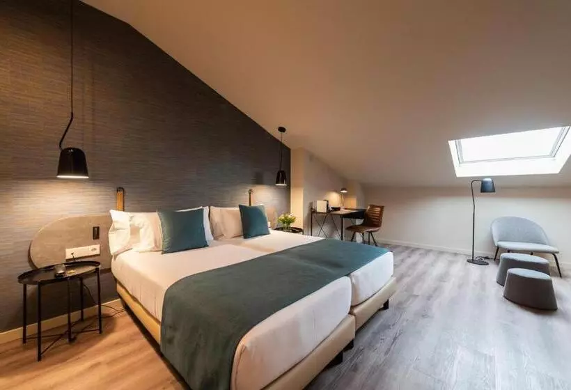 ペントハウスルーム, Atenea Rekord Suites