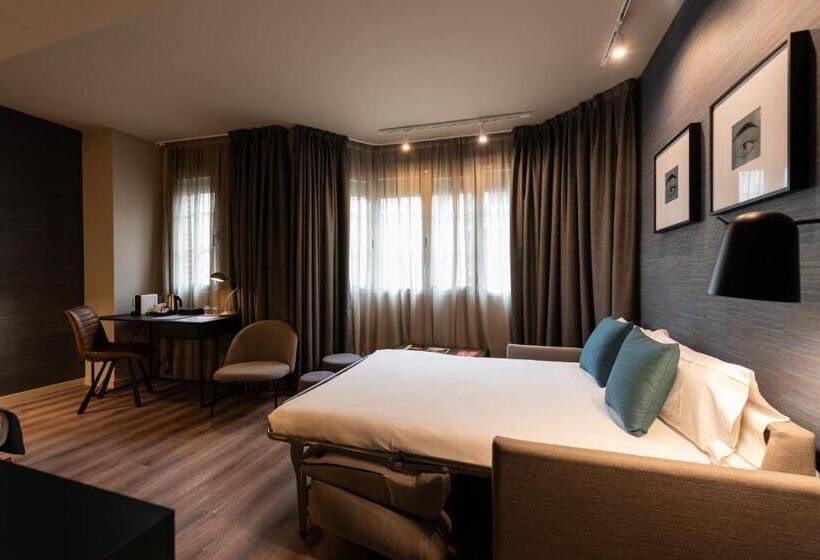 Четырехместный Номер Стандарт, Atenea Rekord Suites