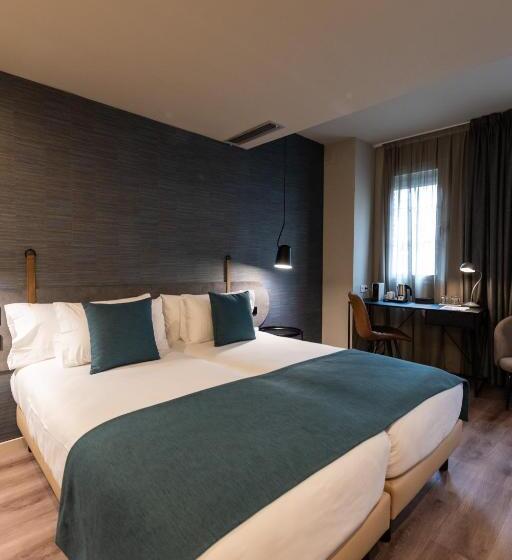 Номер Стандарт Трехместный, Atenea Rekord Suites