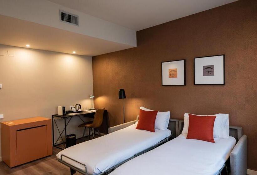 Номер Стандарт Трехместный, Atenea Rekord Suites