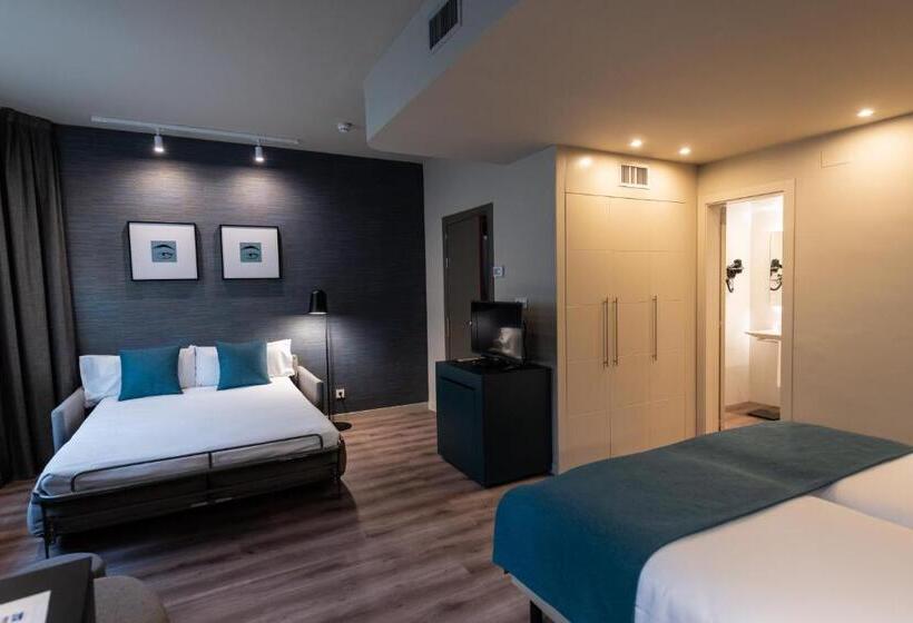 Номер Стандарт Трехместный, Atenea Rekord Suites