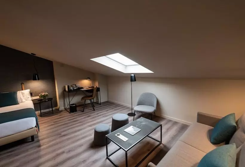 ペントハウスルーム, Atenea Rekord Suites