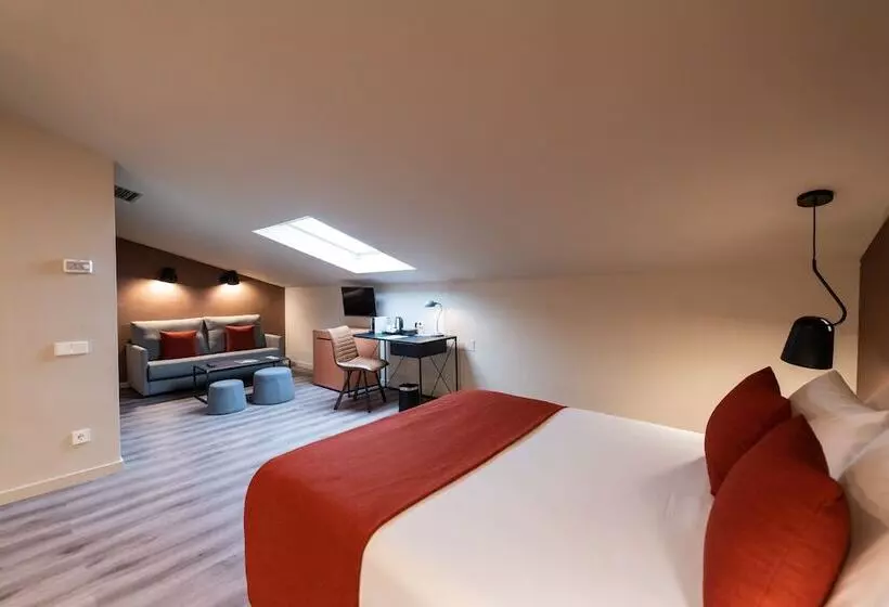 ペントハウスルーム, Atenea Rekord Suites