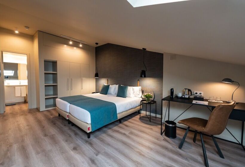 Пентхаус, Atenea Rekord Suites