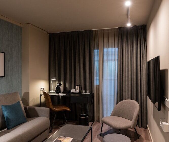 Четырехместный Номер Стандарт, Atenea Rekord Suites