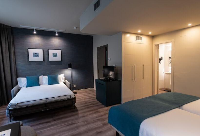 Четырехместный Номер Стандарт, Atenea Rekord Suites