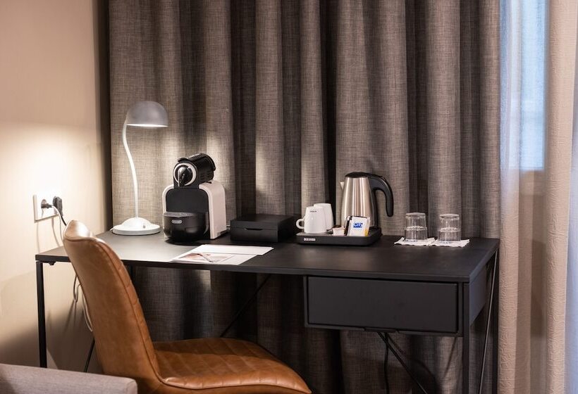 Четырехместный Номер Стандарт, Atenea Rekord Suites