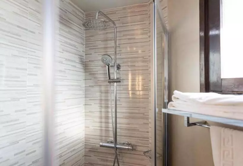 Chambre Quadruple Standard, Can Pamplona