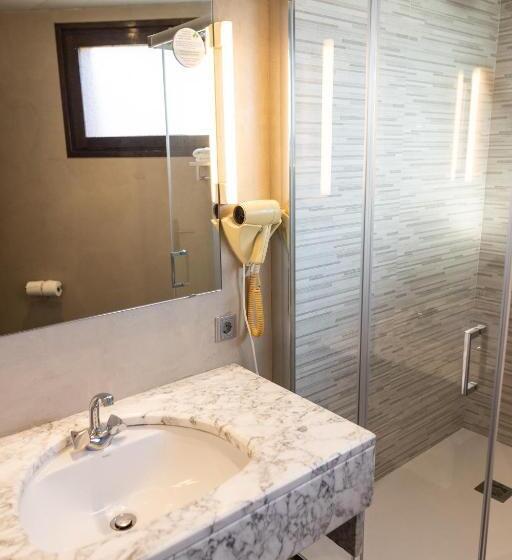 Chambre Quadruple Standard, Can Pamplona