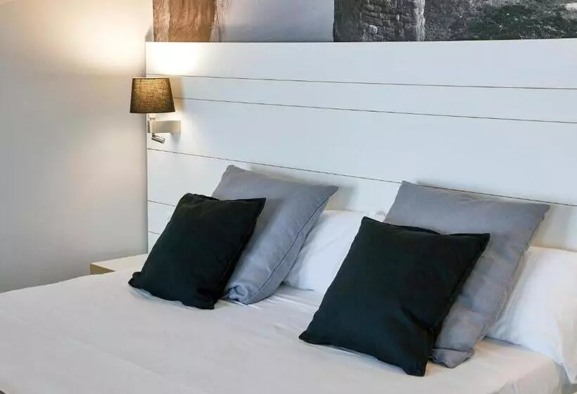 Chambre Triple Standard, Can Pamplona