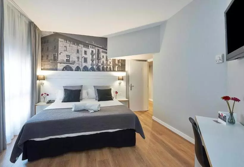 Chambre Familiale, Can Pamplona