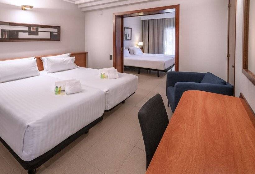 Четырехместный Номер Стандарт, Ciudad De Castelldefels