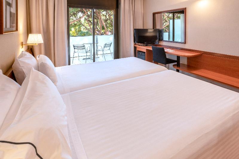 Номер Стандарт, Ciudad De Castelldefels