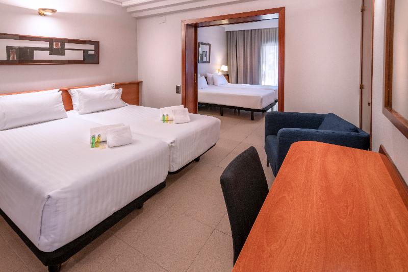 חדר סטנדרט לארבעה, Ciudad De Castelldefels