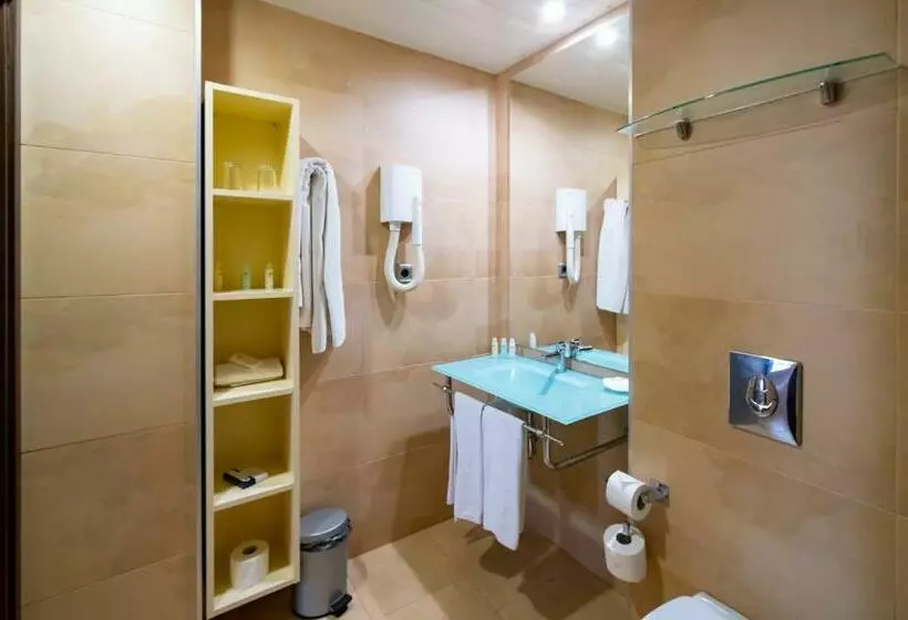 اتاق استاندارد چهار تخته, Condesa