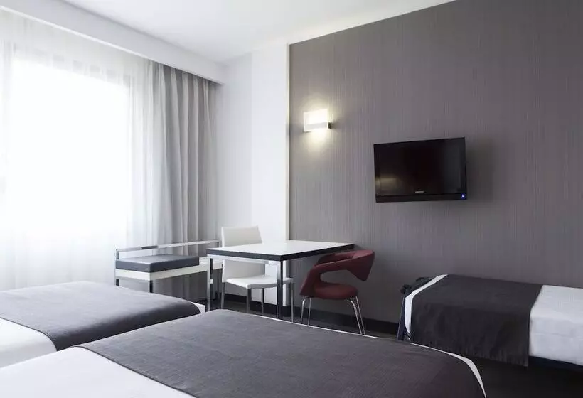 Habitación Triple Estándar, Dimar