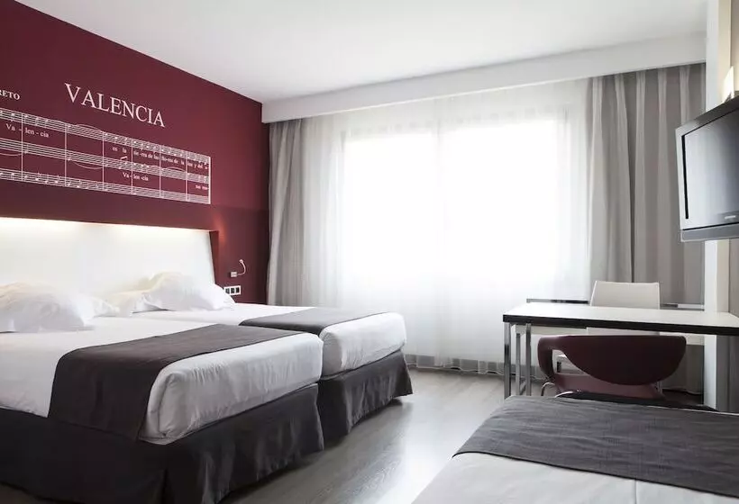 Habitación Triple Estándar, Dimar