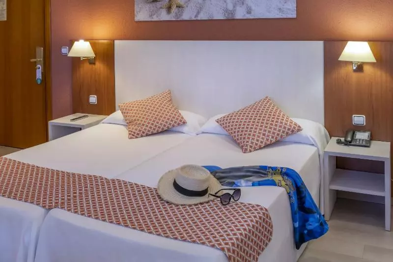 اتاق استاندارد با چشم‌انداز استخر, Ght Balmes, Hotel Aparthotel&splash