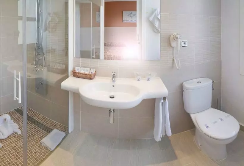 اتاق استاندارد با چشم‌انداز استخر, Ght Balmes, Hotel Aparthotel&splash