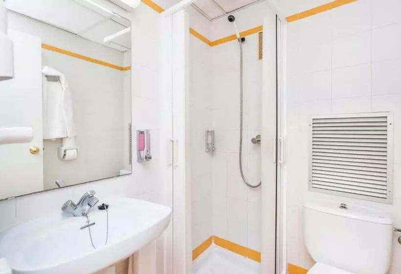 اتاق استاندارد سه نفره, Globales Playa Santa Ponsa