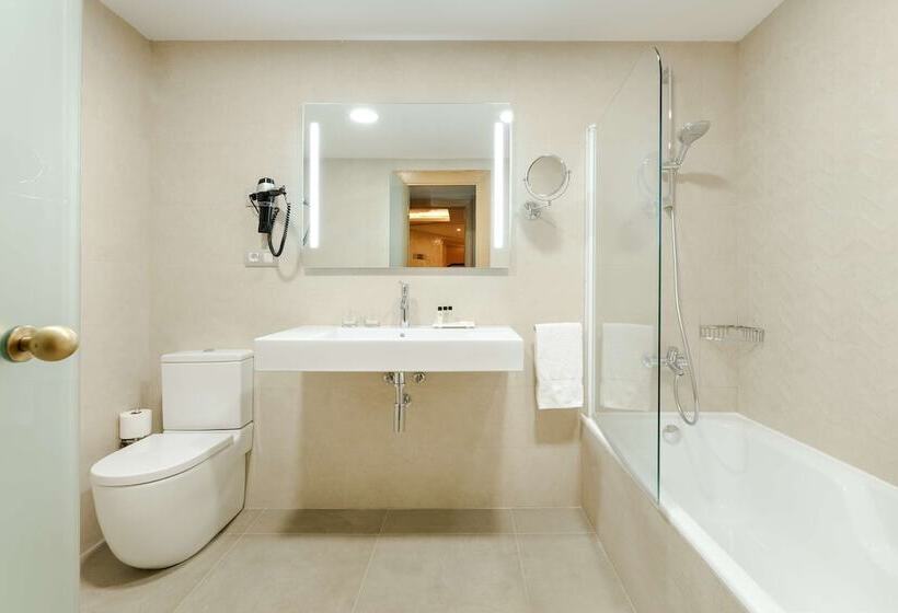 Номер Стандарт, Hesperia Barcelona Sant Just