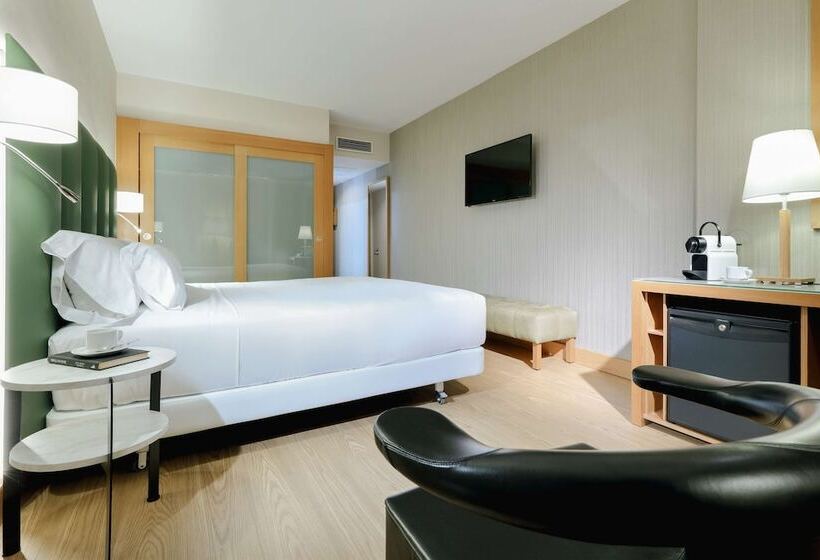 Номер Стандарт, Hesperia Barcelona Sant Just