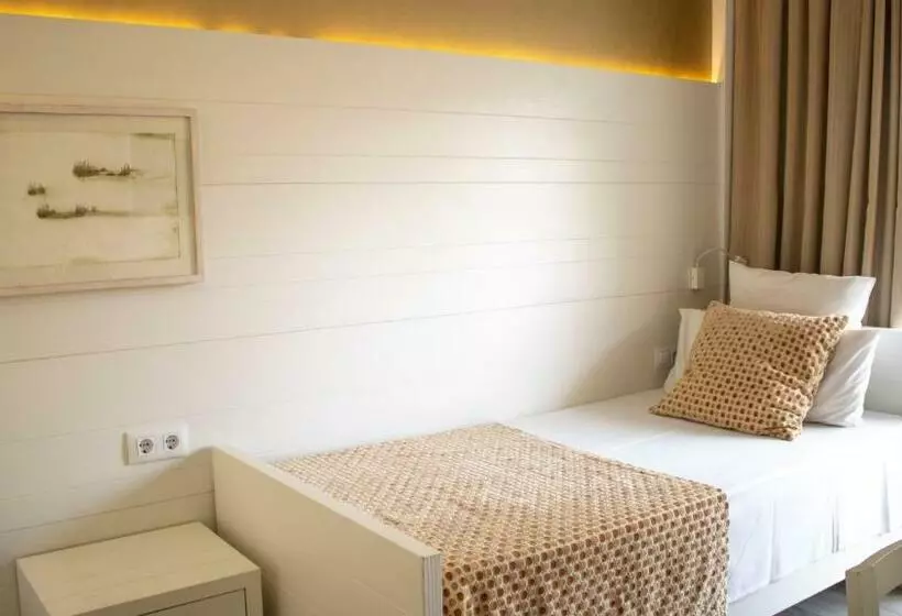 اتاق استاندارد یک نفره, Hotel Illa D'Or 4* Sup & Club Apartments