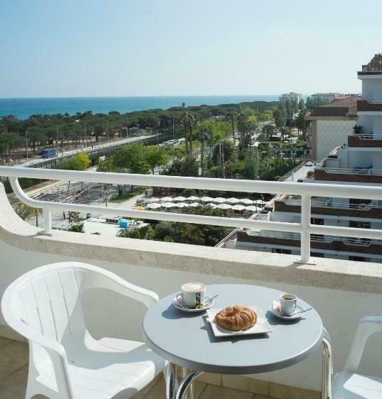 Полулюкс Вид на Море, Indalo Park