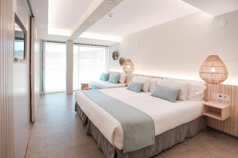 Трехместный Номер Стандарт Вид на Бассейн, Kaktus Hotel Kaktus Playa   Adults Recommended