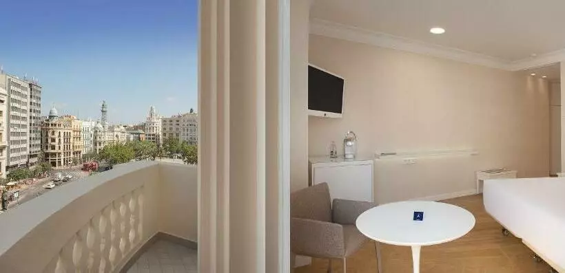 اتاق لوکس با چشمانداز شهر, Melia Plaza Valencia