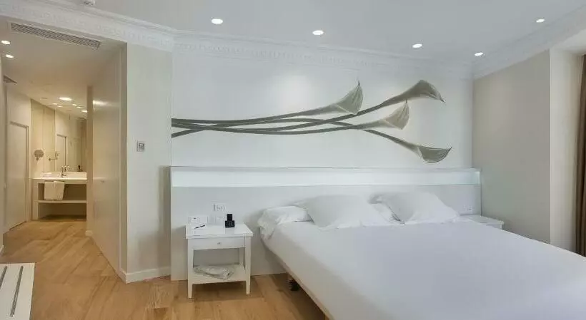 اتاق لوکس با چشمانداز شهر, Melia Plaza Valencia