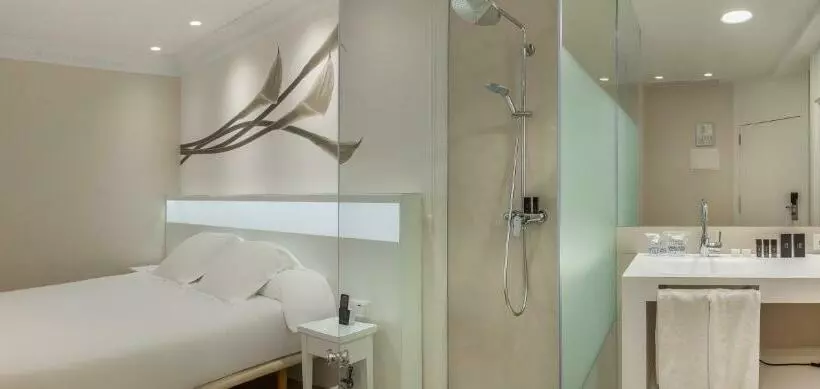اتاق لوکس با چشمانداز شهر, Melia Plaza Valencia