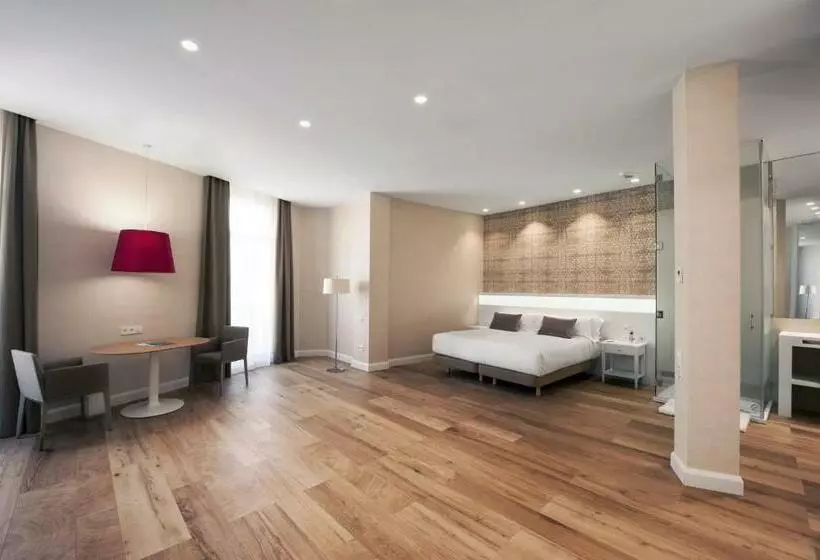سوییت جونیور لوکس, Melia Plaza Valencia