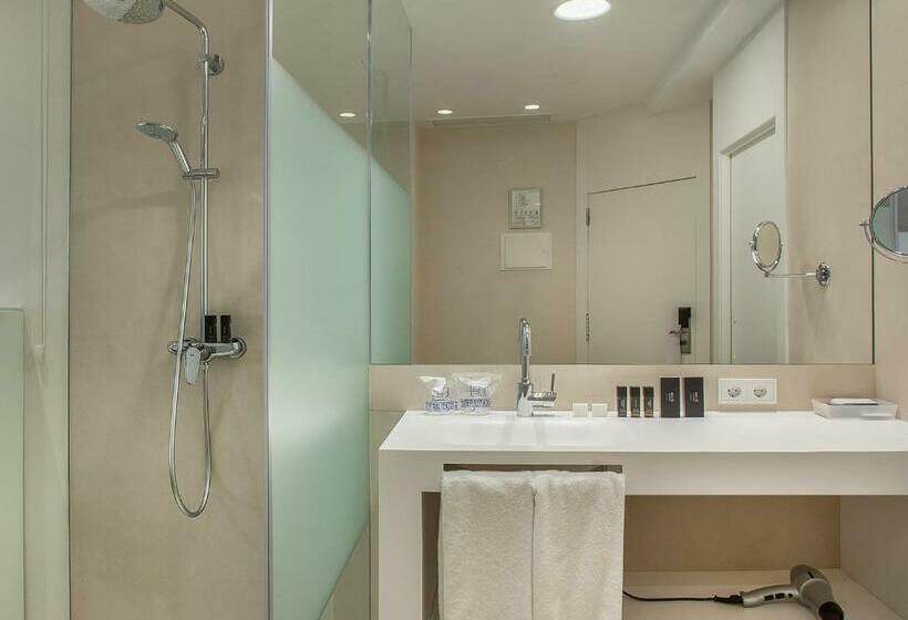 جناح جونيور ديلوكس, Melia Plaza Valencia