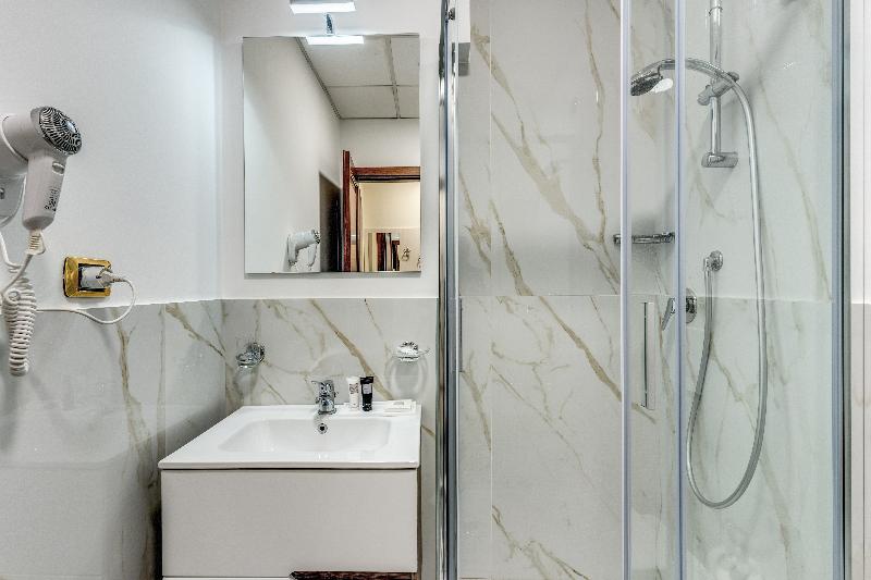 جناح جونيور بريميوم, Melia Plaza Valencia