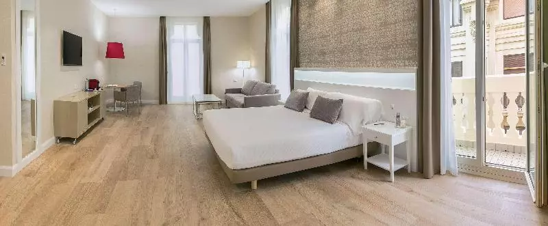 سوییت جونیور اجرایی, Melia Plaza Valencia