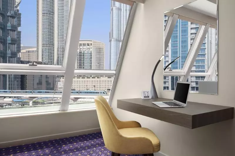 اتاق لوکس با چشمانداز شهر, Melia Plaza Valencia