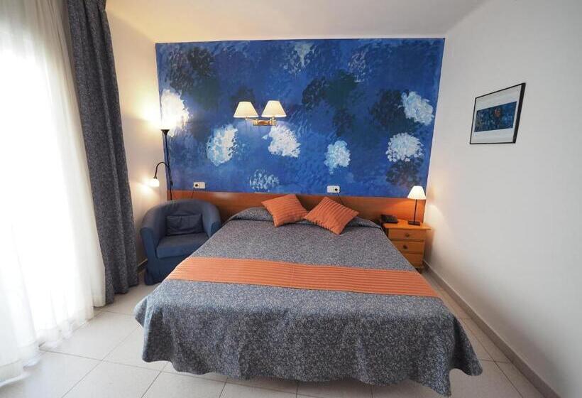 Номер Стандарт с Балконом, Montserrat