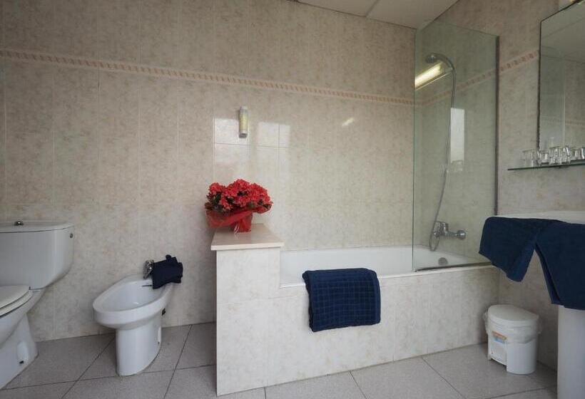 Номер Стандарт с Балконом, Montserrat