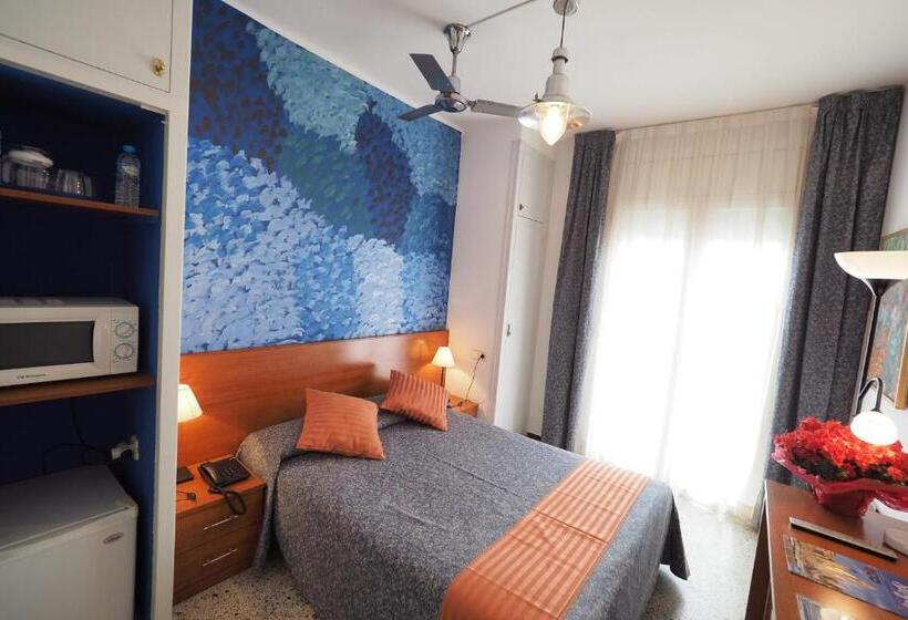 Номер Стандарт с Балконом, Montserrat